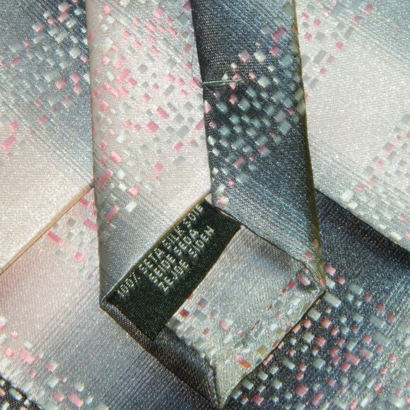 3 for/ $30 Vennetia Uomo Gradient Squares Pattern 60" Silk Designer Tie - Picture 6 of 6